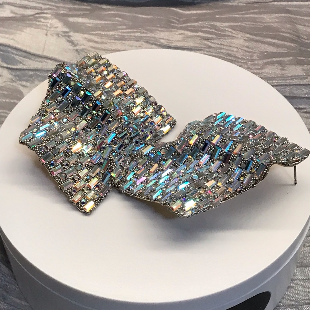 Sparkling Rhinestone Cuff Earrings - Picture 2 of 8